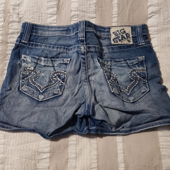 Big Star Remy Low Rise Shorts - Picture 2 of 3
